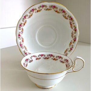 AYNSLEY EUC VTG BONE CHINA TEACUP AND SAUCER WITH A DAINTY FLORAL SWAG